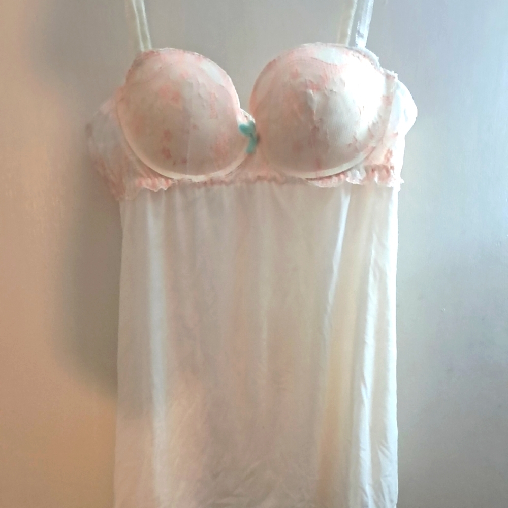 Elegant Lace Trim Chemise in Soft Pink